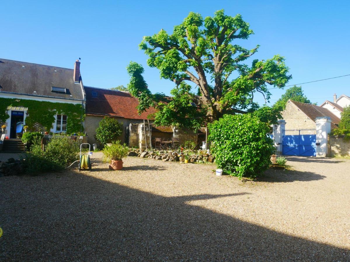 Au Coeur De La Cour Villa Saint-Georges-sur-Cher Buitenkant foto